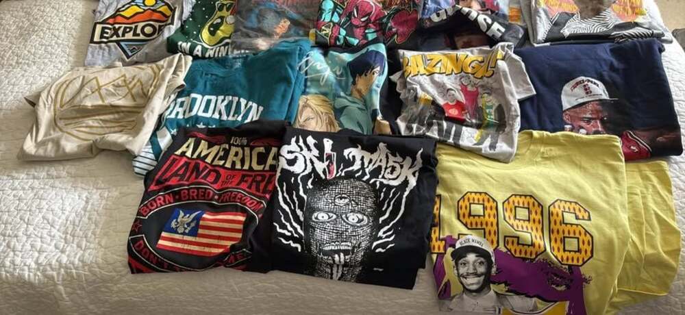25 tshirt bundle - all new most with tags